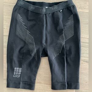 NWOT CEP Women’s Large IV Compression Running Shorts Black